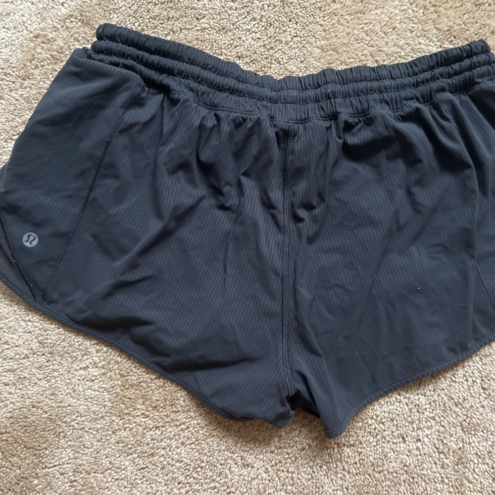 Lululemon Hotty Hot short